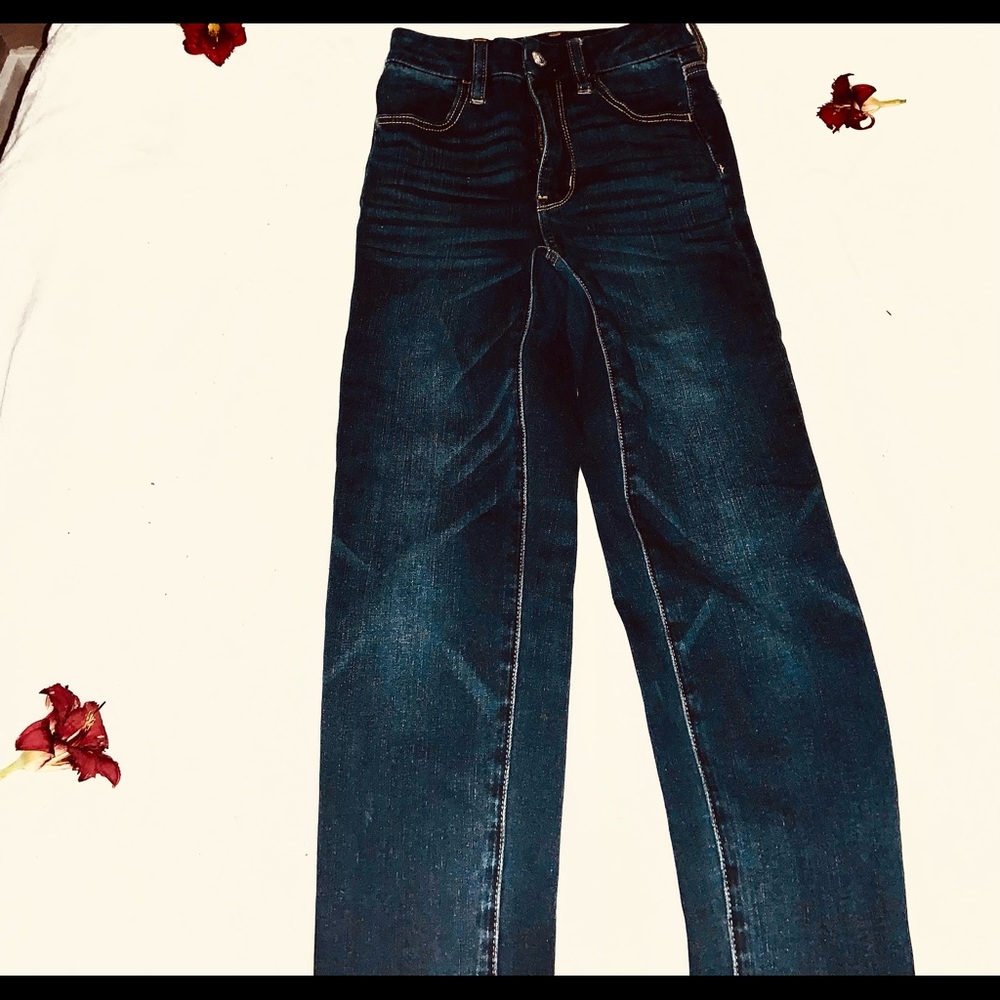 They are American Eagle jeans skinny 00
